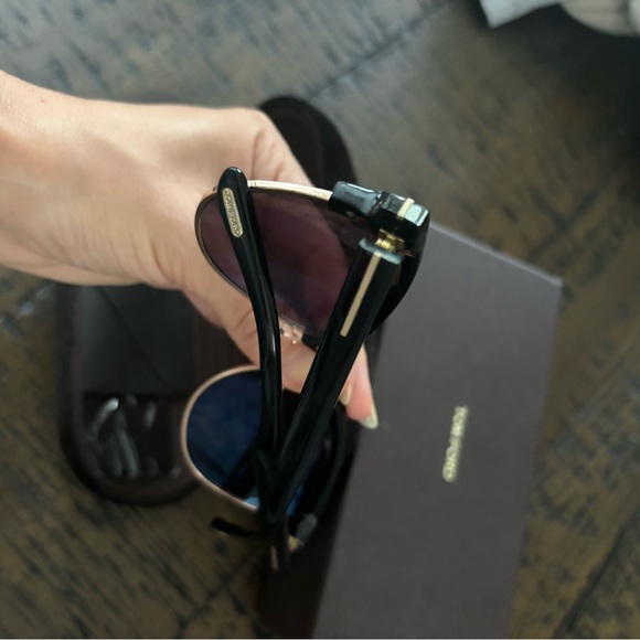 Tom Ford Sunglasses! With case! - Picture 4 of 8